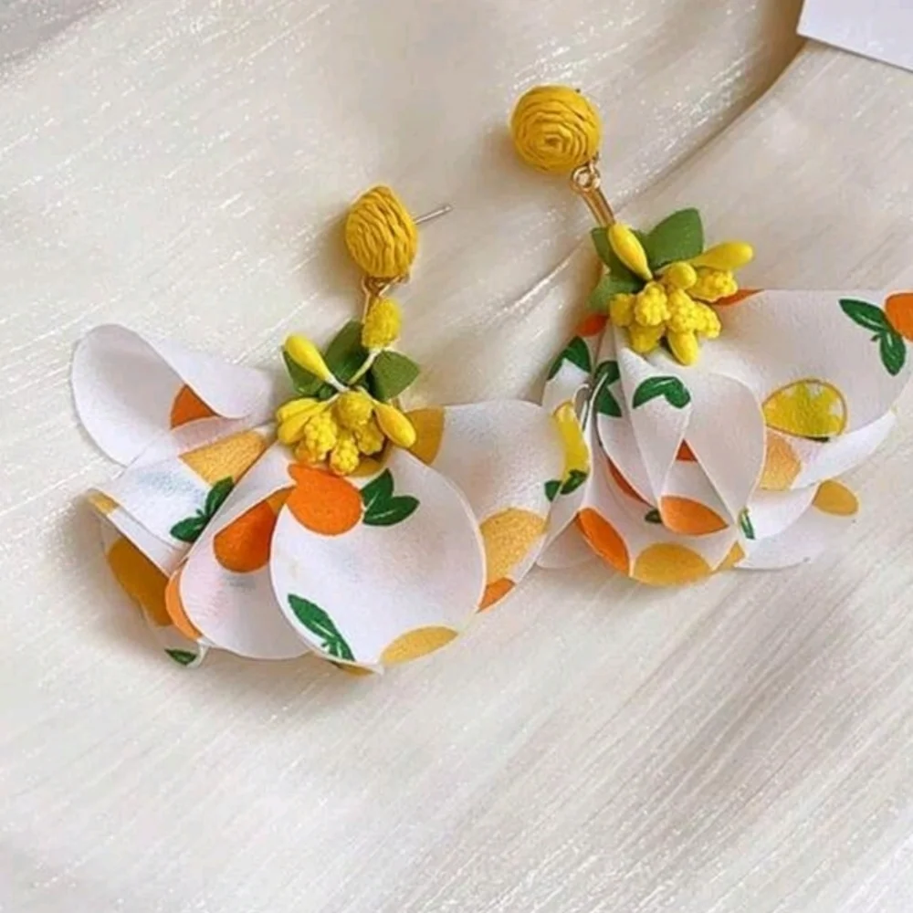 Unique Stunning Floral🌼 Petal Dangle Drop Earrings New!